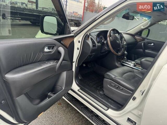 Білий Інфініті QX80, об'ємом двигуна 5.55 л та пробігом 201 тис. км за 17999 $, фото 14 на Automoto.ua