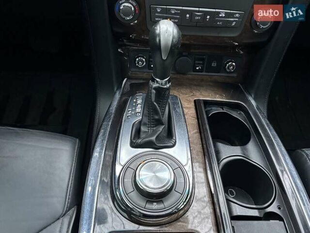 Белый Инфинити QX80, объемом двигателя 5.6 л и пробегом 202 тыс. км за 18800 $, фото 25 на Automoto.ua