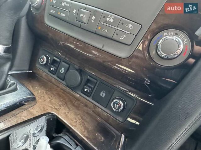 Білий Інфініті QX80, об'ємом двигуна 5.55 л та пробігом 201 тис. км за 17999 $, фото 32 на Automoto.ua