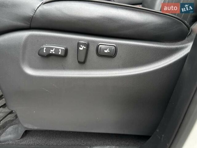 Белый Инфинити QX80, объемом двигателя 5.6 л и пробегом 202 тыс. км за 18800 $, фото 10 на Automoto.ua