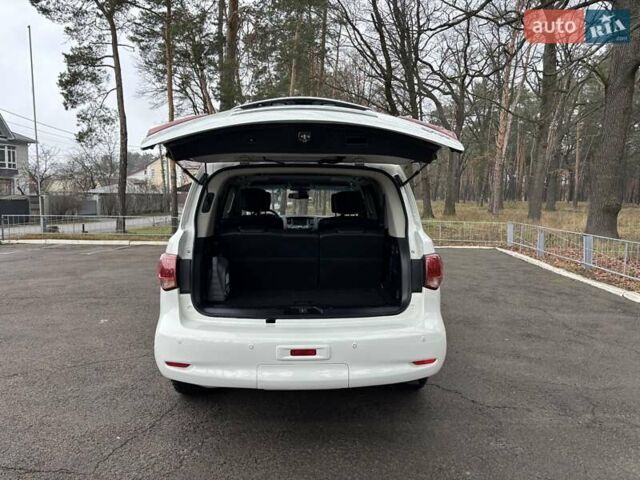 Белый Инфинити QX80, объемом двигателя 5.6 л и пробегом 202 тыс. км за 18800 $, фото 3 на Automoto.ua