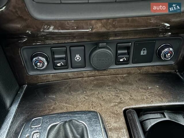 Белый Инфинити QX80, объемом двигателя 5.6 л и пробегом 202 тыс. км за 18800 $, фото 28 на Automoto.ua