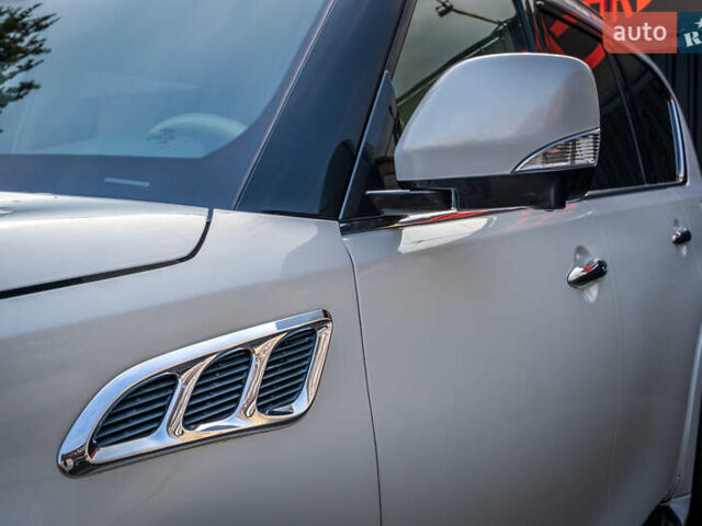 Белый Инфинити QX80, объемом двигателя 5.55 л и пробегом 81 тыс. км за 25000 $, фото 20 на Automoto.ua