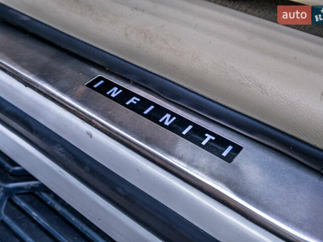 Белый Инфинити QX80, объемом двигателя 5.55 л и пробегом 81 тыс. км за 25000 $, фото 41 на Automoto.ua