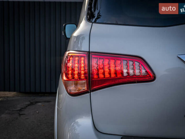 Белый Инфинити QX80, объемом двигателя 5.55 л и пробегом 81 тыс. км за 25000 $, фото 13 на Automoto.ua