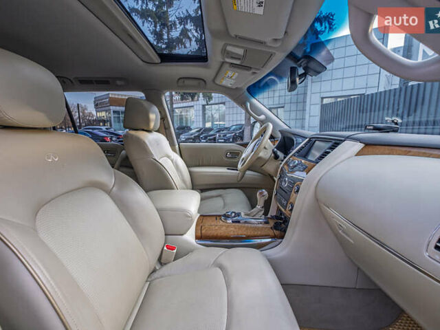 Белый Инфинити QX80, объемом двигателя 5.55 л и пробегом 81 тыс. км за 25000 $, фото 36 на Automoto.ua