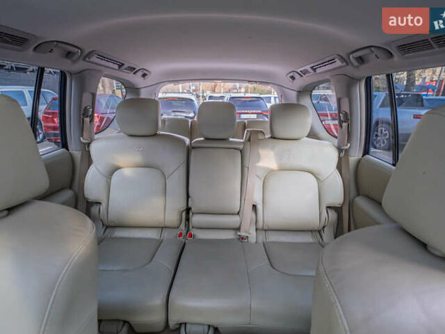 Белый Инфинити QX80, объемом двигателя 5.55 л и пробегом 81 тыс. км за 25000 $, фото 29 на Automoto.ua