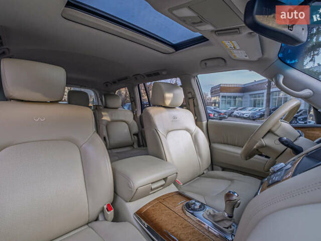 Белый Инфинити QX80, объемом двигателя 5.55 л и пробегом 81 тыс. км за 25000 $, фото 40 на Automoto.ua