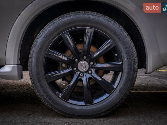 Белый Инфинити QX80, объемом двигателя 5.55 л и пробегом 81 тыс. км за 25000 $, фото 19 на Automoto.ua