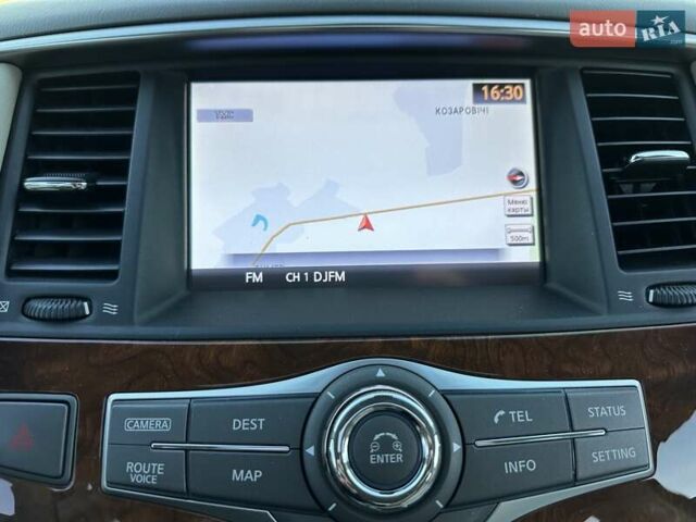 Белый Инфинити QX80, объемом двигателя 5.55 л и пробегом 48 тыс. км за 29900 $, фото 32 на Automoto.ua