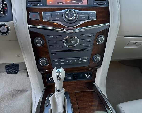 Белый Инфинити QX80, объемом двигателя 5.55 л и пробегом 48 тыс. км за 29900 $, фото 27 на Automoto.ua