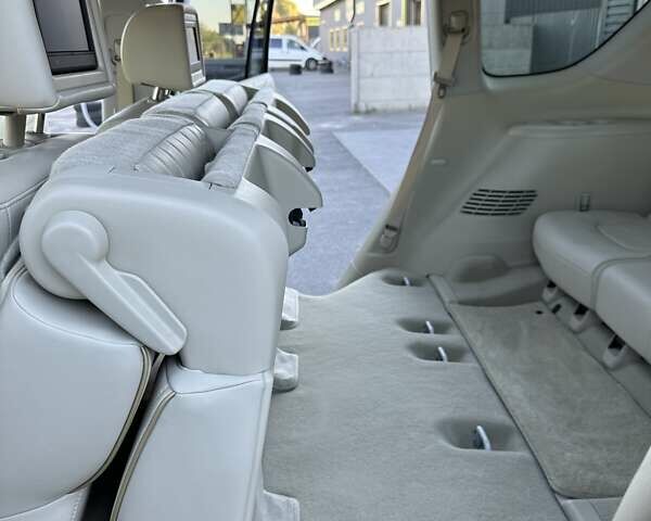 Белый Инфинити QX80, объемом двигателя 5.55 л и пробегом 48 тыс. км за 29900 $, фото 53 на Automoto.ua