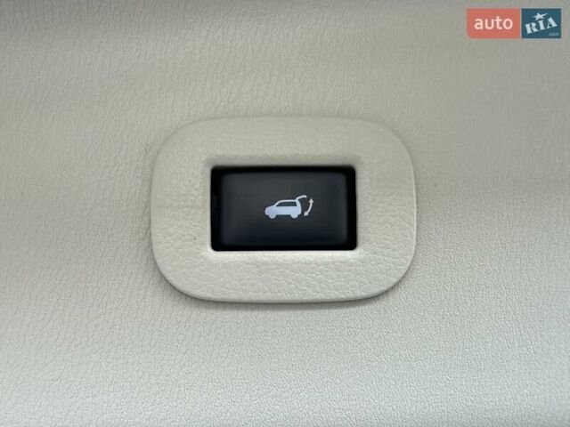 Белый Инфинити QX80, объемом двигателя 5.55 л и пробегом 48 тыс. км за 29900 $, фото 44 на Automoto.ua