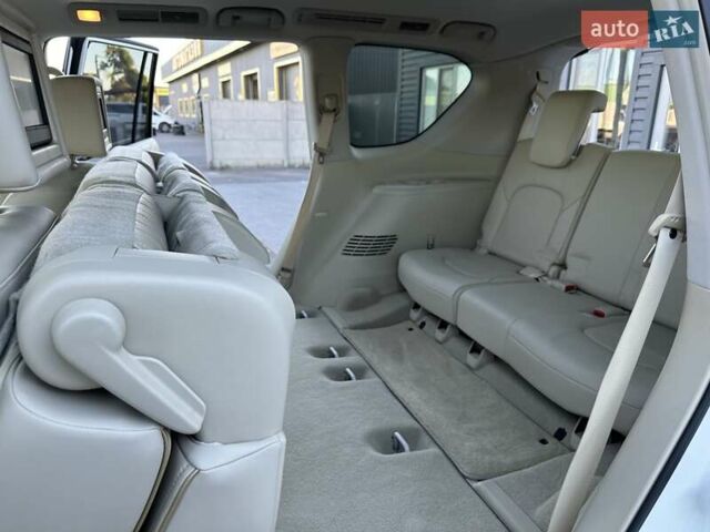 Белый Инфинити QX80, объемом двигателя 5.55 л и пробегом 48 тыс. км за 29900 $, фото 52 на Automoto.ua