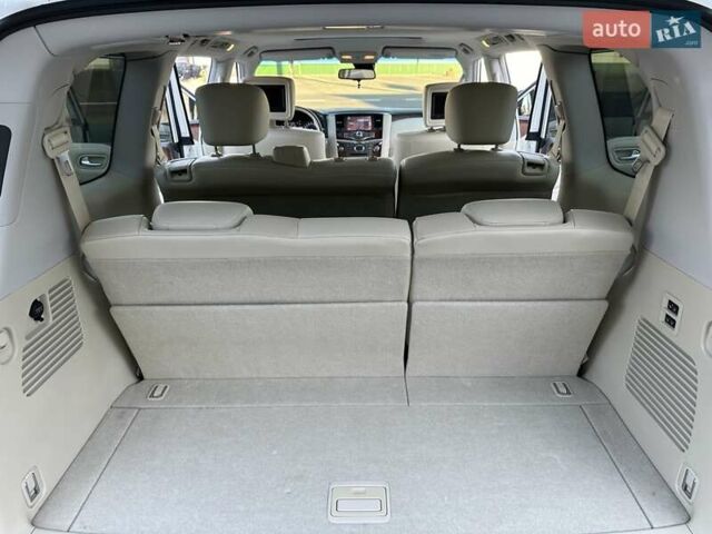 Белый Инфинити QX80, объемом двигателя 5.55 л и пробегом 48 тыс. км за 29900 $, фото 47 на Automoto.ua