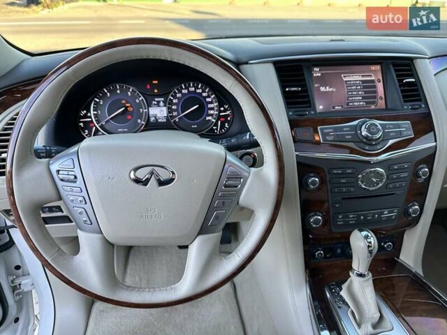 Белый Инфинити QX80, объемом двигателя 5.55 л и пробегом 48 тыс. км за 29900 $, фото 22 на Automoto.ua