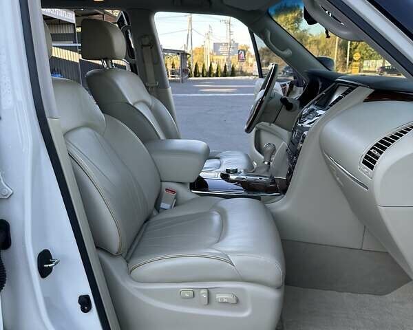 Белый Инфинити QX80, объемом двигателя 5.55 л и пробегом 48 тыс. км за 29900 $, фото 36 на Automoto.ua