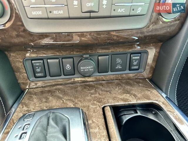 Белый Инфинити QX80, объемом двигателя 5.55 л и пробегом 44 тыс. км за 33000 $, фото 16 на Automoto.ua