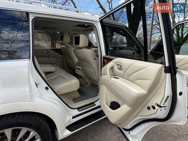 Белый Инфинити QX80, объемом двигателя 5.6 л и пробегом 162 тыс. км за 28800 $, фото 9 на Automoto.ua