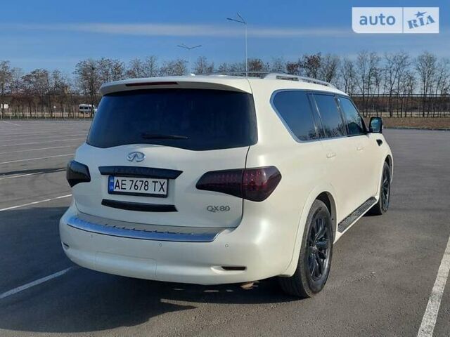 Белый Инфинити QX80, объемом двигателя 5.55 л и пробегом 97 тыс. км за 28500 $, фото 3 на Automoto.ua