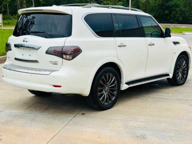 Белый Инфинити QX80, объемом двигателя 5.6 л и пробегом 54 тыс. км за 5100 $, фото 2 на Automoto.ua