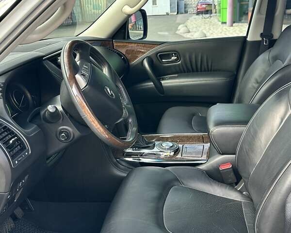 Белый Инфинити QX80, объемом двигателя 5.55 л и пробегом 44 тыс. км за 33000 $, фото 11 на Automoto.ua