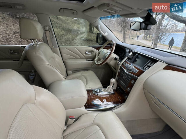 Белый Инфинити QX80, объемом двигателя 5.6 л и пробегом 162 тыс. км за 28800 $, фото 11 на Automoto.ua