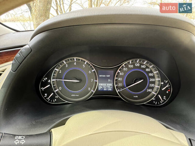 Белый Инфинити QX80, объемом двигателя 5.6 л и пробегом 162 тыс. км за 28800 $, фото 13 на Automoto.ua