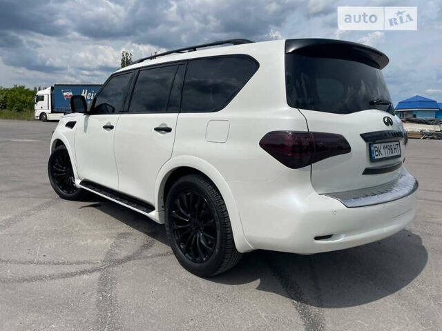 Белый Инфинити QX80, объемом двигателя 5.6 л и пробегом 13 тыс. км за 27000 $, фото 4 на Automoto.ua