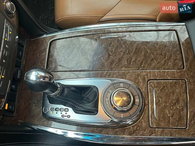 Белый Инфинити QX80, объемом двигателя 5.6 л и пробегом 172 тыс. км за 22990 $, фото 22 на Automoto.ua