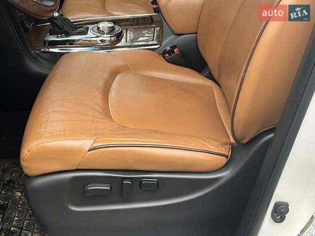 Белый Инфинити QX80, объемом двигателя 5.6 л и пробегом 172 тыс. км за 22990 $, фото 16 на Automoto.ua