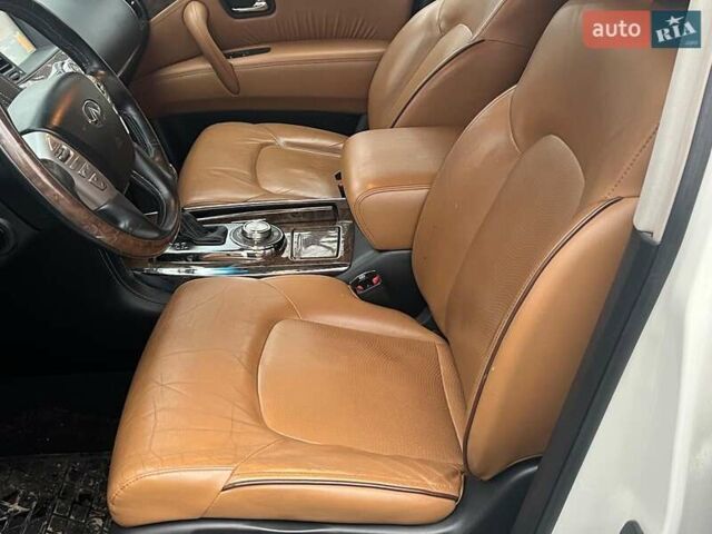 Белый Инфинити QX80, объемом двигателя 5.6 л и пробегом 172 тыс. км за 22990 $, фото 18 на Automoto.ua