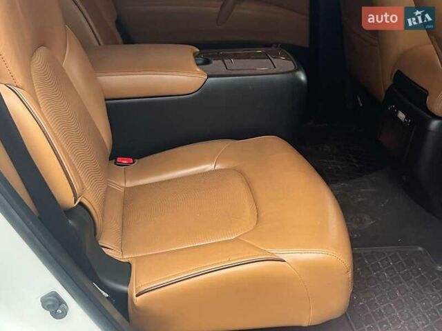 Белый Инфинити QX80, объемом двигателя 5.6 л и пробегом 172 тыс. км за 22990 $, фото 31 на Automoto.ua