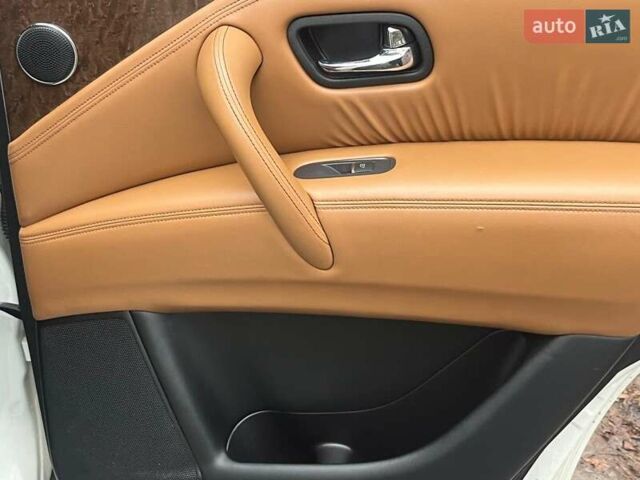 Белый Инфинити QX80, объемом двигателя 5.6 л и пробегом 172 тыс. км за 22990 $, фото 32 на Automoto.ua