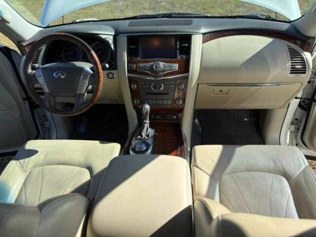 Белый Инфинити QX80, объемом двигателя 5.6 л и пробегом 48 тыс. км за 5700 $, фото 10 на Automoto.ua