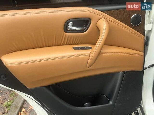 Белый Инфинити QX80, объемом двигателя 5.6 л и пробегом 172 тыс. км за 22990 $, фото 27 на Automoto.ua