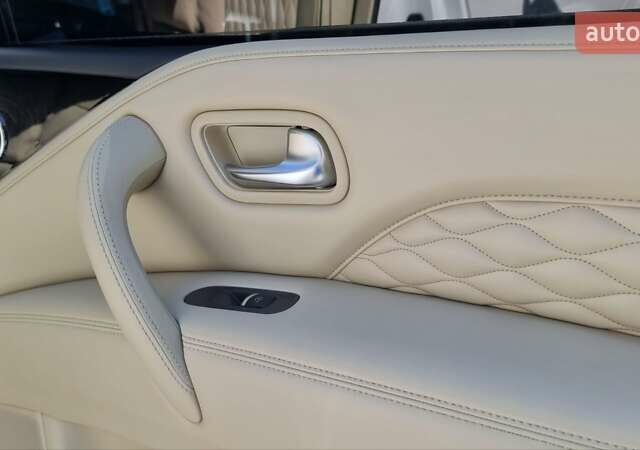 Белый Инфинити QX80, объемом двигателя 5.6 л и пробегом 75 тыс. км за 44000 $, фото 22 на Automoto.ua