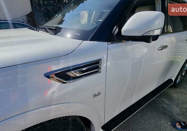 Белый Инфинити QX80, объемом двигателя 5.6 л и пробегом 75 тыс. км за 44000 $, фото 34 на Automoto.ua
