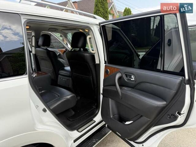 Білий Інфініті QX80, об'ємом двигуна 5.55 л та пробігом 117 тис. км за 30999 $, фото 28 на Automoto.ua