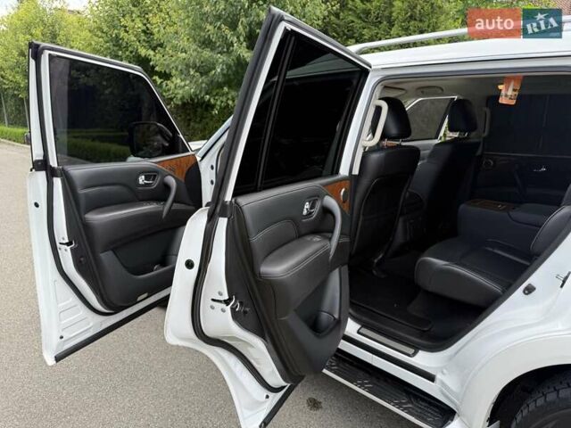 Білий Інфініті QX80, об'ємом двигуна 5.55 л та пробігом 117 тис. км за 30999 $, фото 36 на Automoto.ua
