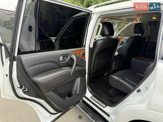 Білий Інфініті QX80, об'ємом двигуна 5.55 л та пробігом 117 тис. км за 30999 $, фото 37 на Automoto.ua
