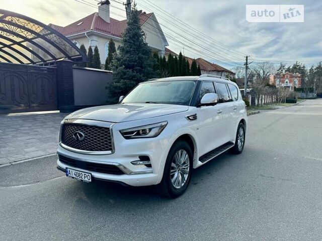 Белый Инфинити QX80, объемом двигателя 5.6 л и пробегом 77 тыс. км за 32950 $, фото 1 на Automoto.ua