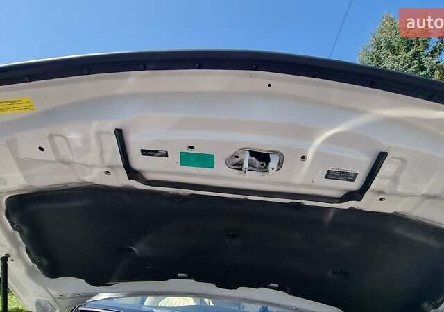 Белый Инфинити QX80, объемом двигателя 5.6 л и пробегом 75 тыс. км за 44000 $, фото 32 на Automoto.ua