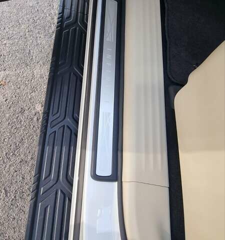 Белый Инфинити QX80, объемом двигателя 5.6 л и пробегом 75 тыс. км за 44000 $, фото 30 на Automoto.ua