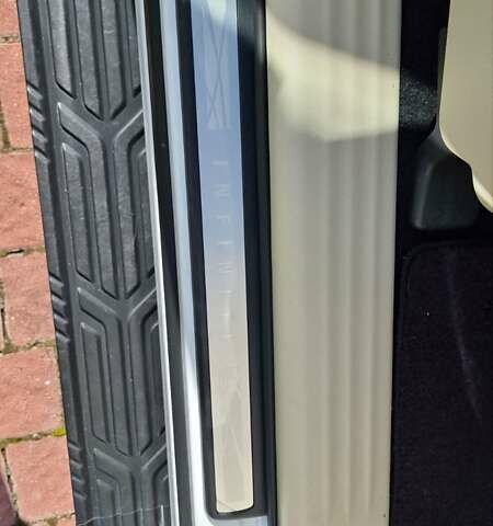 Белый Инфинити QX80, объемом двигателя 5.6 л и пробегом 75 тыс. км за 44000 $, фото 29 на Automoto.ua