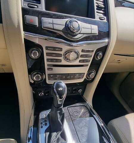 Белый Инфинити QX80, объемом двигателя 5.6 л и пробегом 75 тыс. км за 44000 $, фото 13 на Automoto.ua