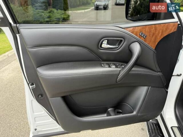 Білий Інфініті QX80, об'ємом двигуна 5.55 л та пробігом 117 тис. км за 30999 $, фото 52 на Automoto.ua