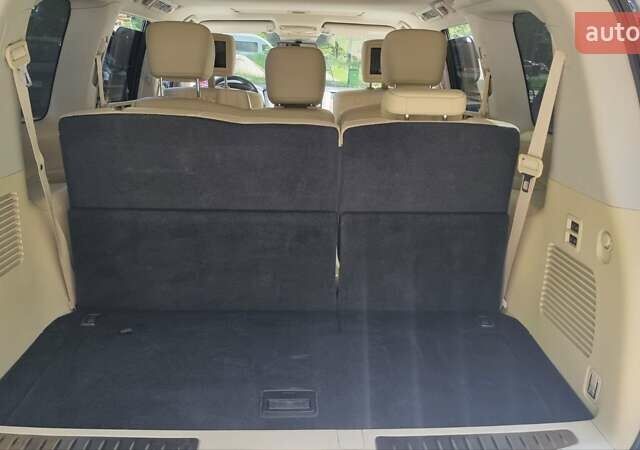 Белый Инфинити QX80, объемом двигателя 5.6 л и пробегом 75 тыс. км за 44000 $, фото 20 на Automoto.ua