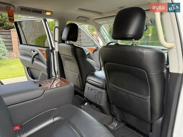 Білий Інфініті QX80, об'ємом двигуна 5.55 л та пробігом 117 тис. км за 30999 $, фото 35 на Automoto.ua