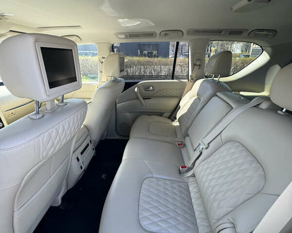 Белый Инфинити QX80, объемом двигателя 5.55 л и пробегом 47 тыс. км за 46000 $, фото 7 на Automoto.ua